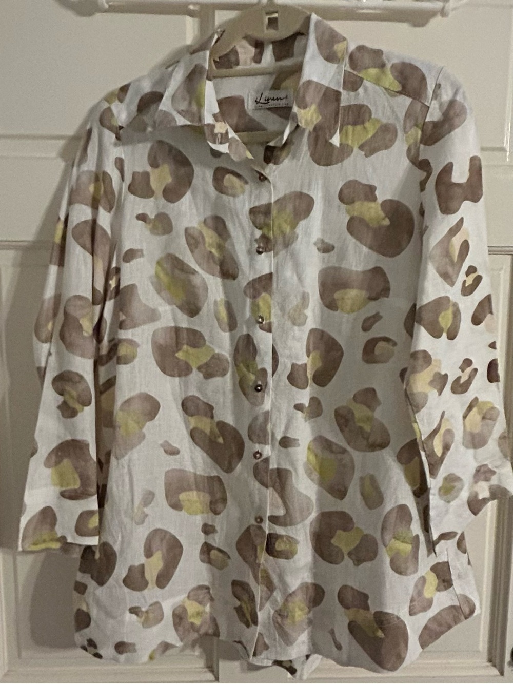 ILinen Lifestyle Linen Blouse Collar Beige tan/green animal/abstract print. Sz L